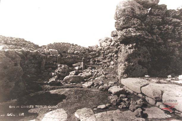 Ġgantija's South Temple left apse