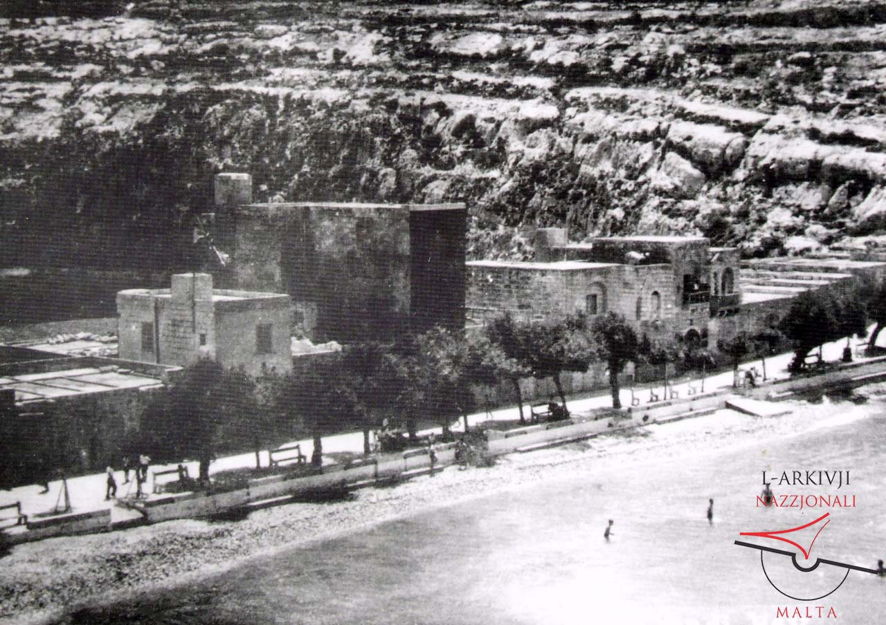 Xlendi Waterfront and il-Port