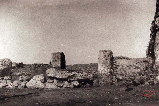 Entrance to Ġgantija Temples’ plaza