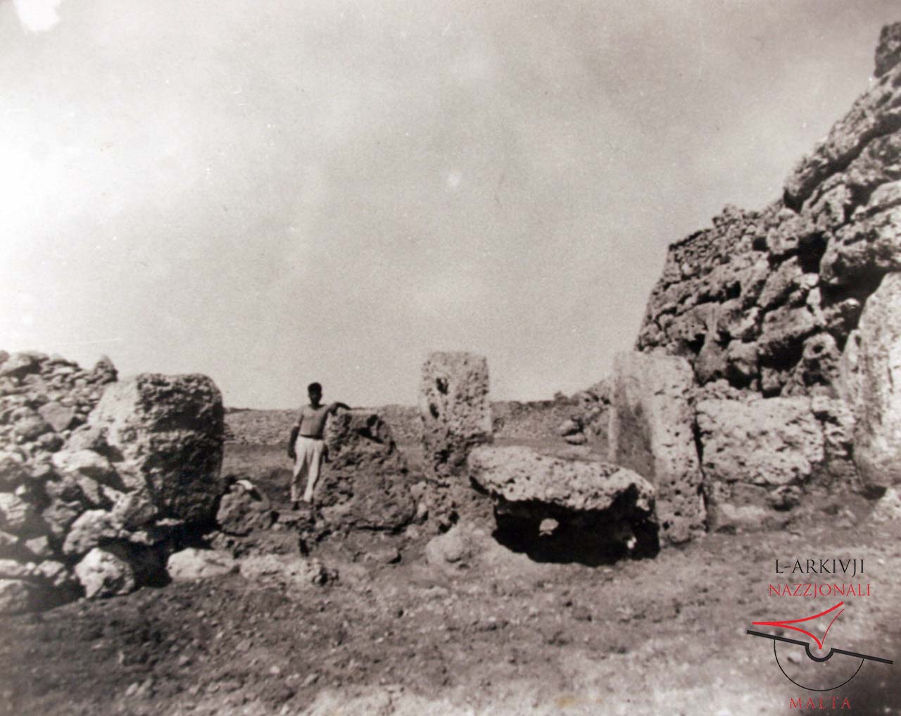 Ġgantija Temples' entrance to plaza