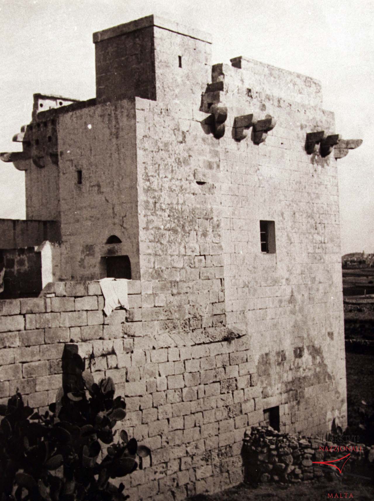 It-Torri tal-Ħofra in Sannat