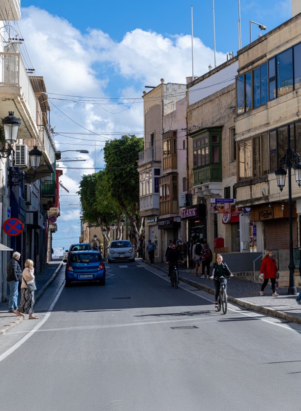 Savina Sqaure leading to It-Tokk