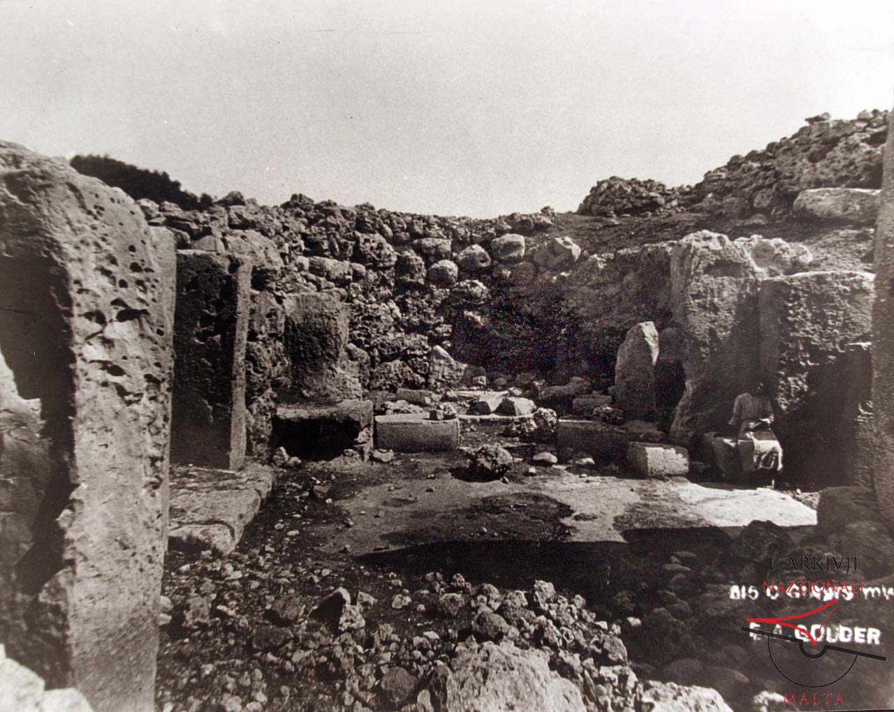 Ġgantija's South Temple interior