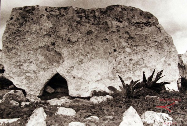 Borġ tal-Imramma temple in Ta’ Ċenċ