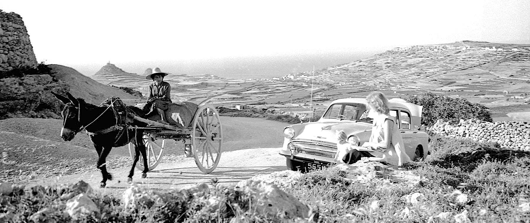 Sruġ Street in Xagħra