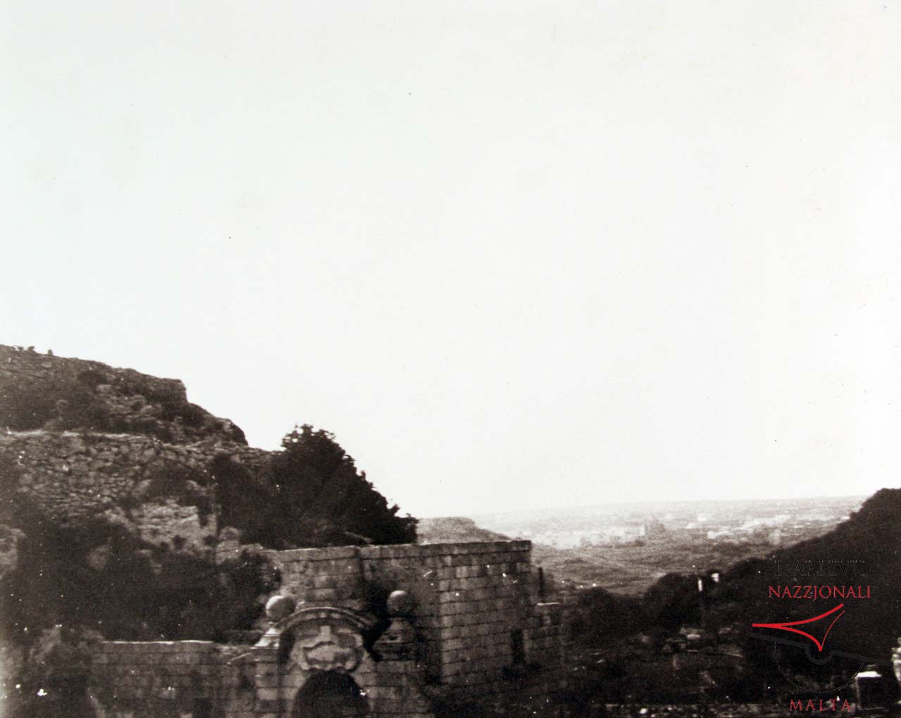 Entrance gate to Wied il-Lunzjata