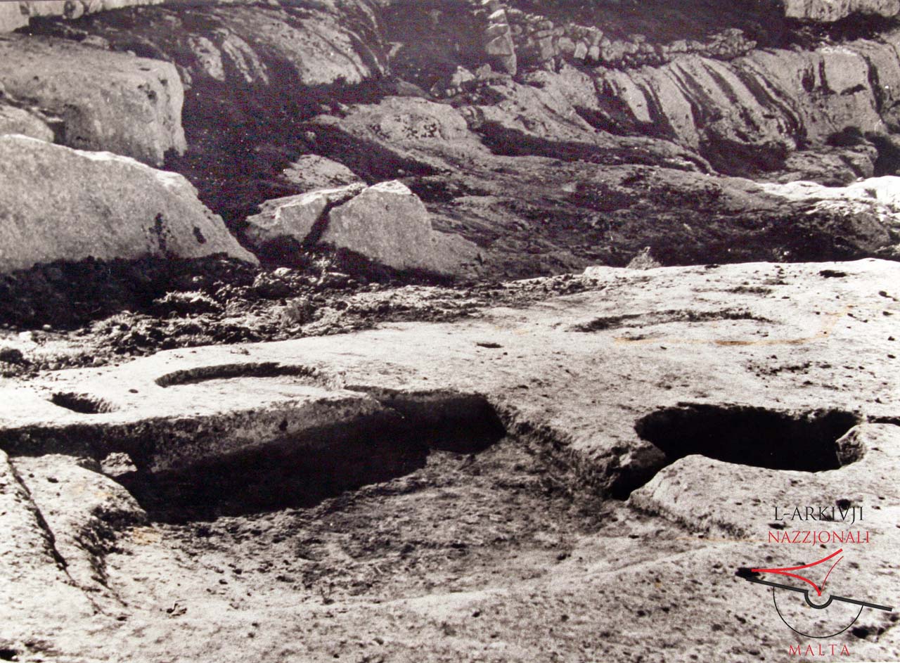 Ancient rock carvings at Wied tal-Kissi