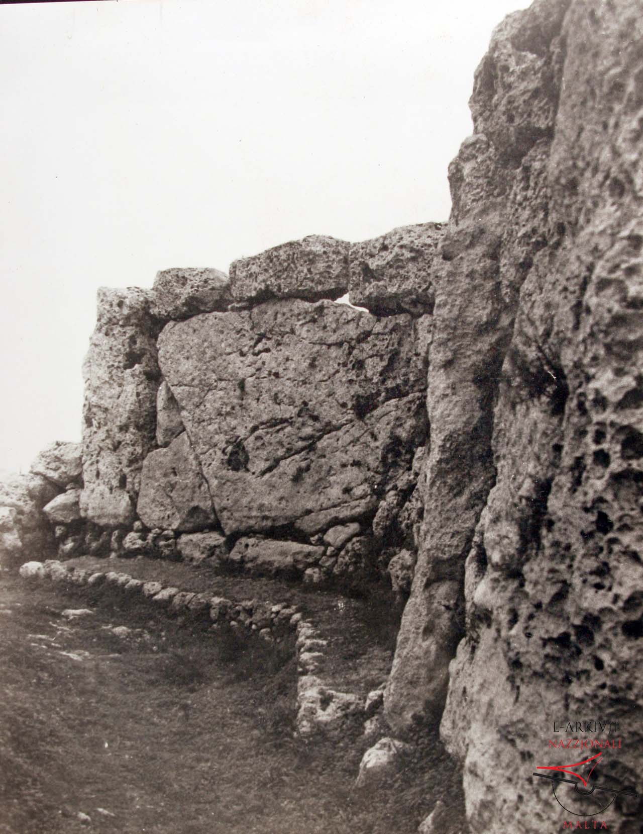 Ġgantija Temples' perimeter wall