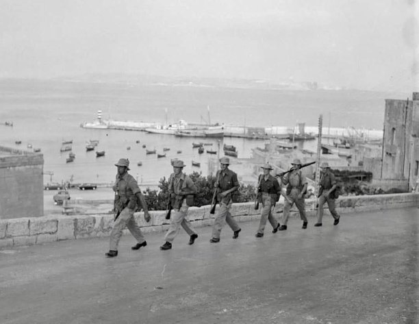 British troops at Mġarr