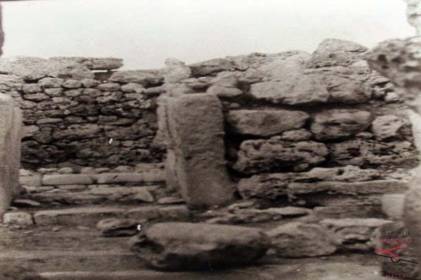 Ggantija Temples' entrance view