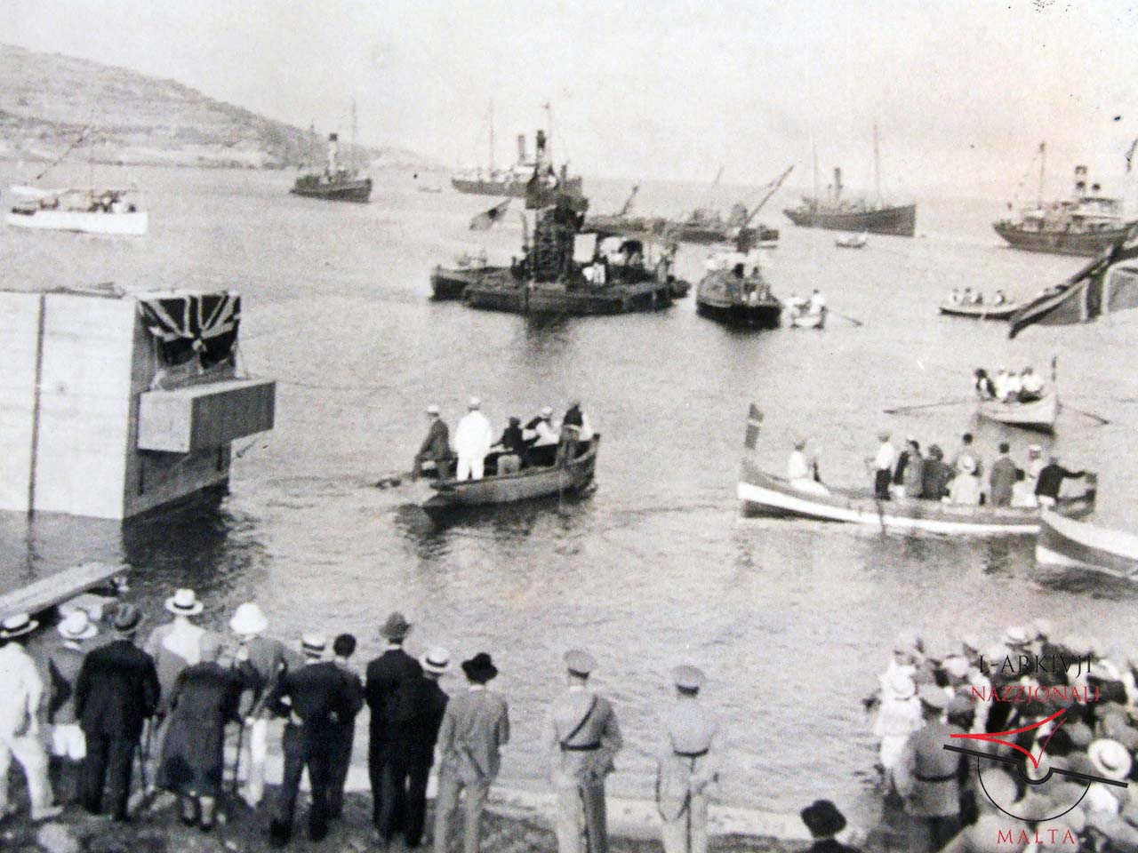 Launching of the first caisson of the breakwater extension