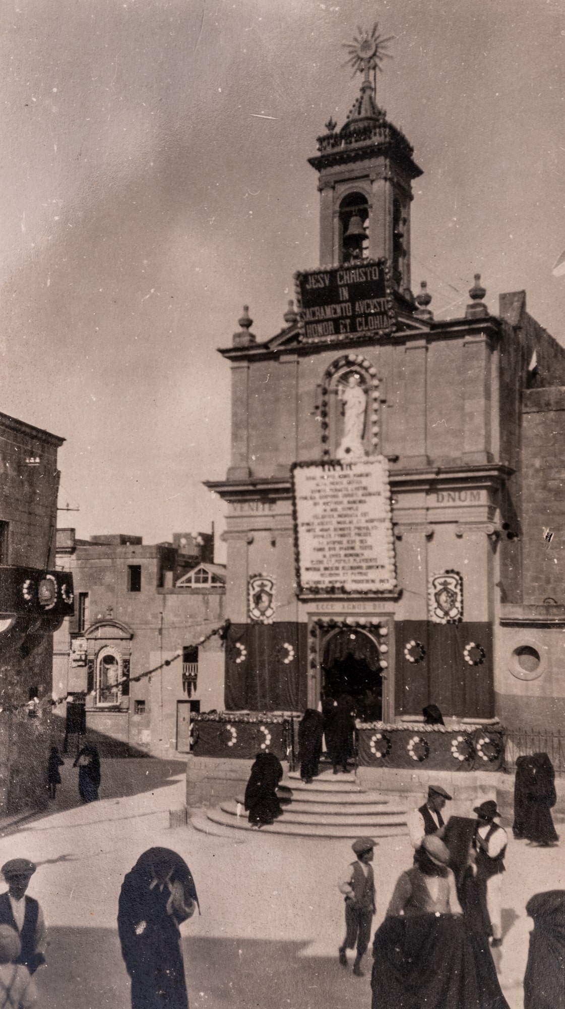 Savina Square in Old Times