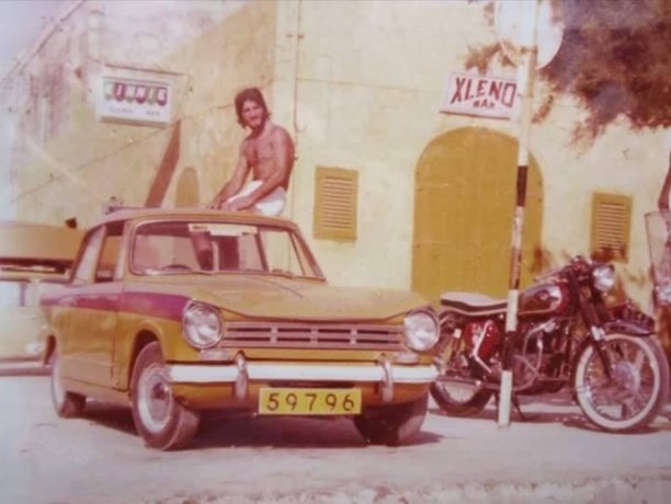 Xlendi Bar and vintage vibes