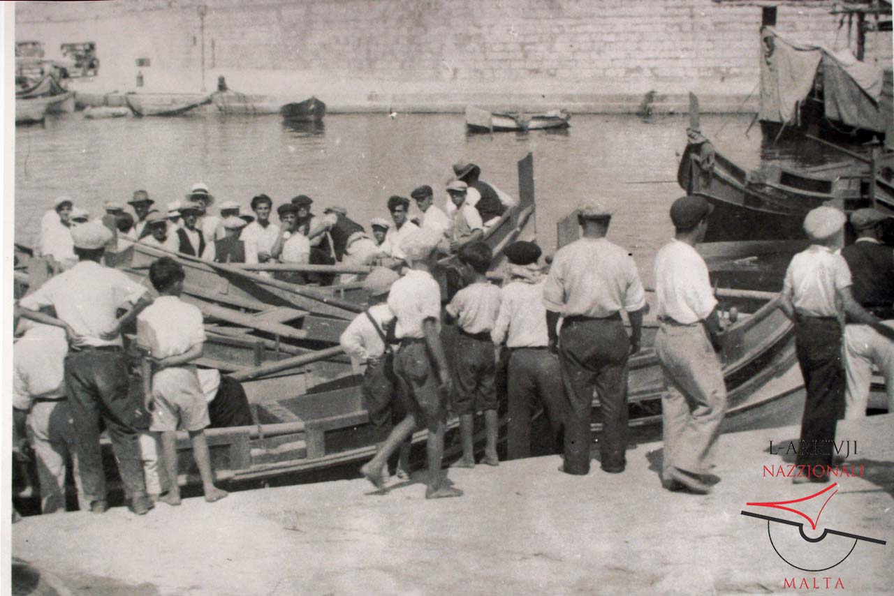 Ferrying passengers from ferry to jetty