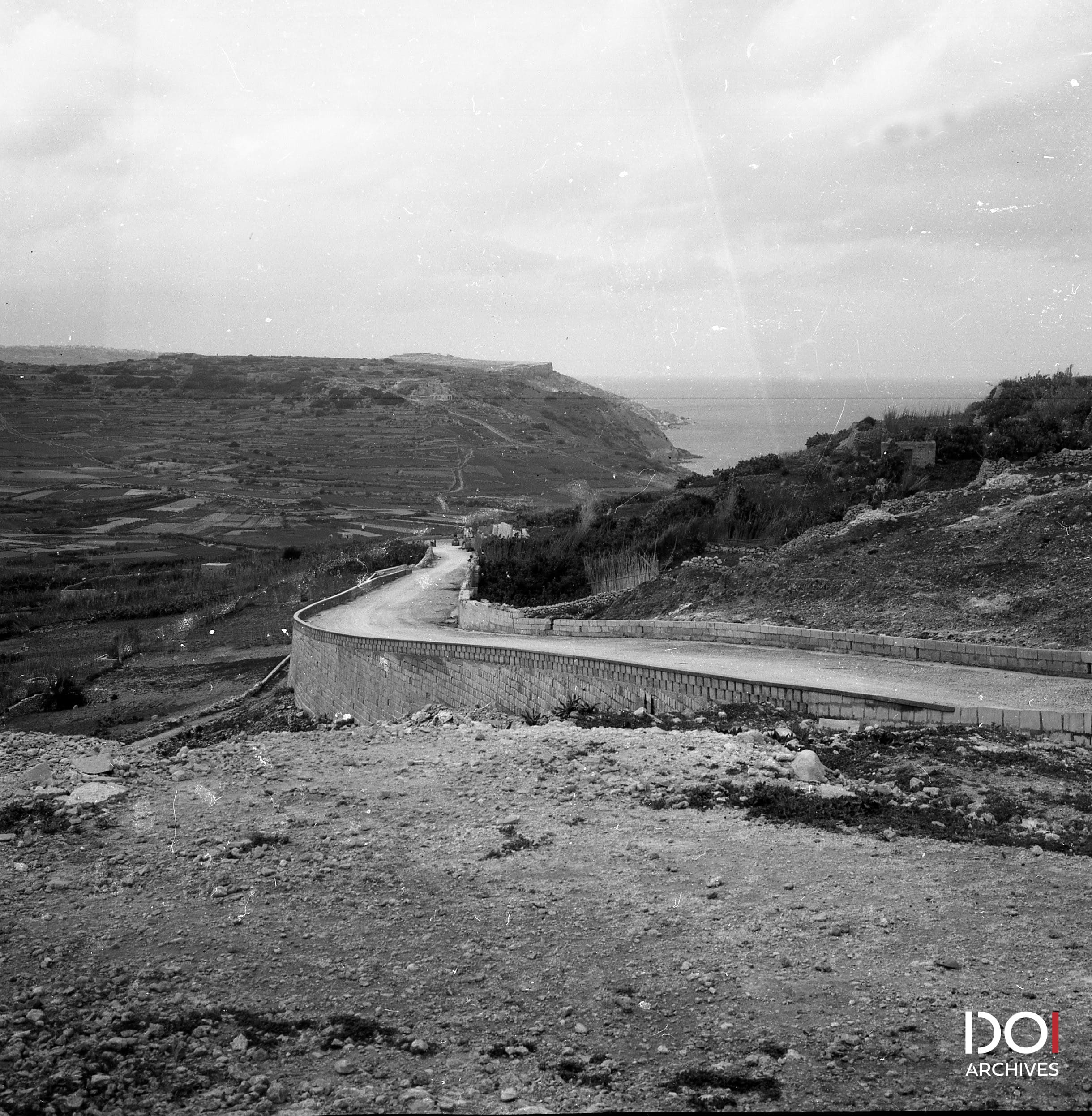 Road to Ramla Bay