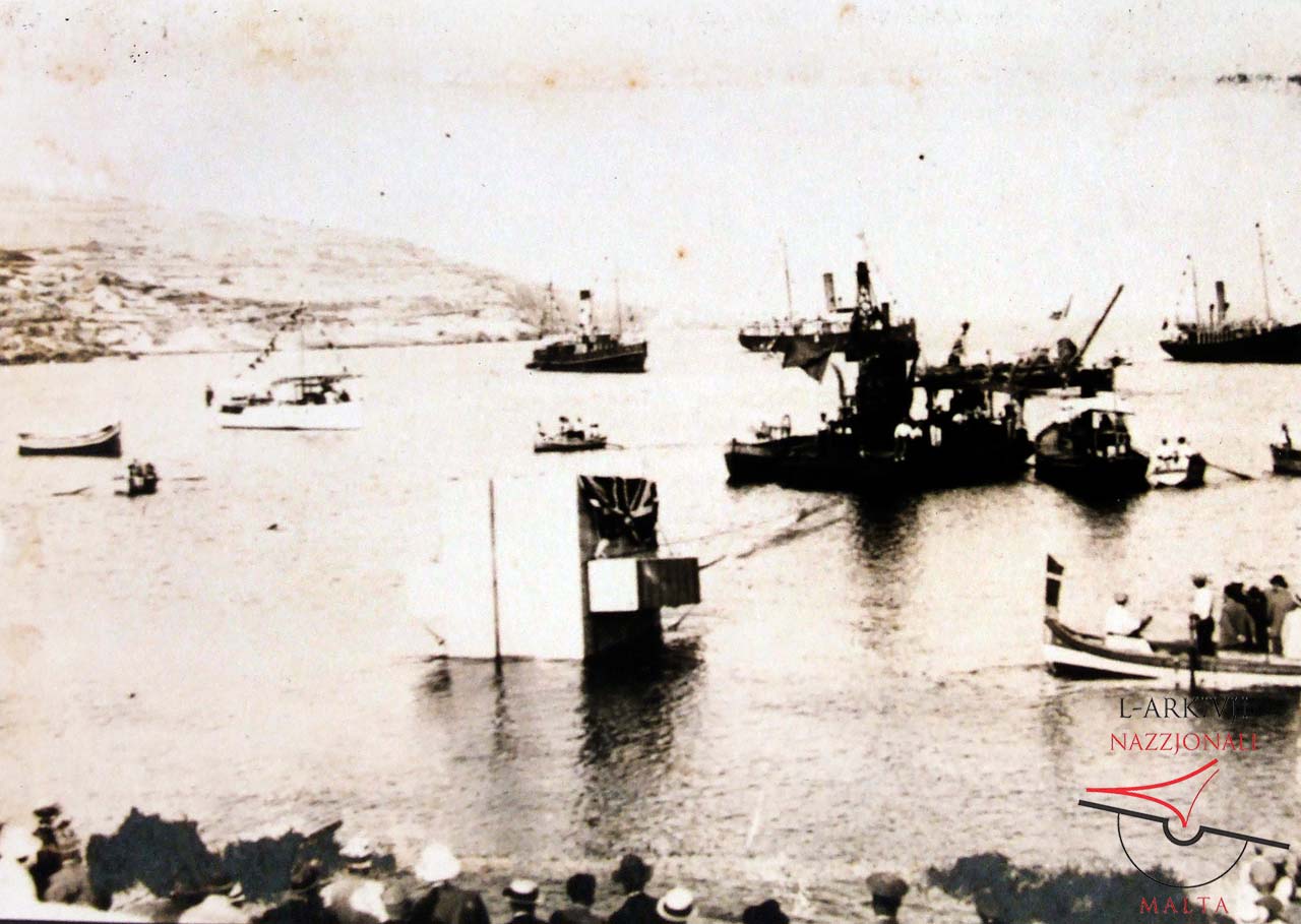 Launching of the first caisson of the breakwater extension