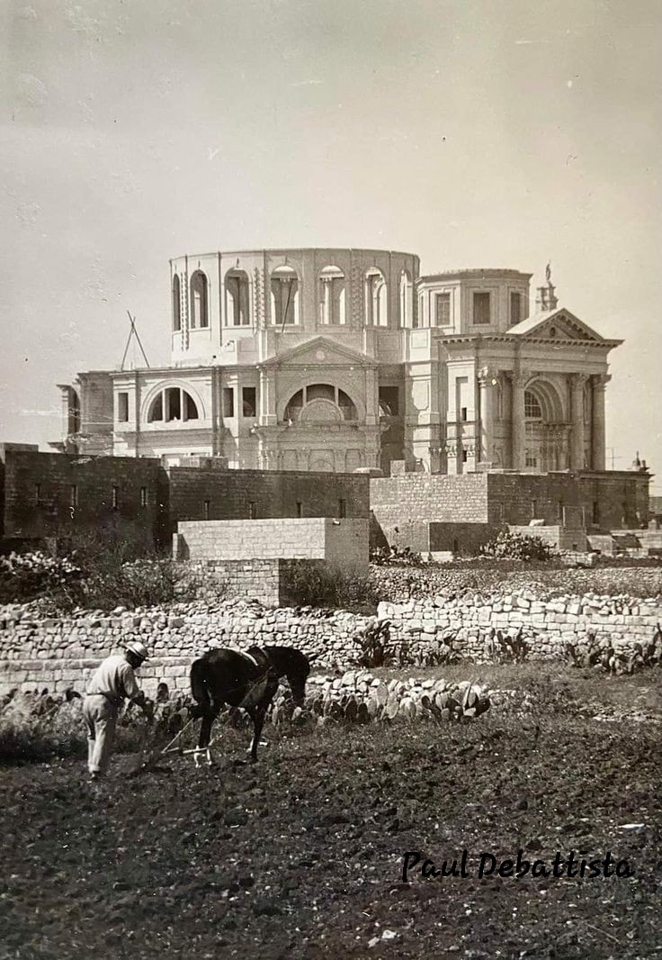 Building the Rotunda of Xewkija