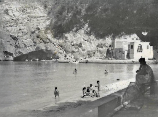 Xlendi bay