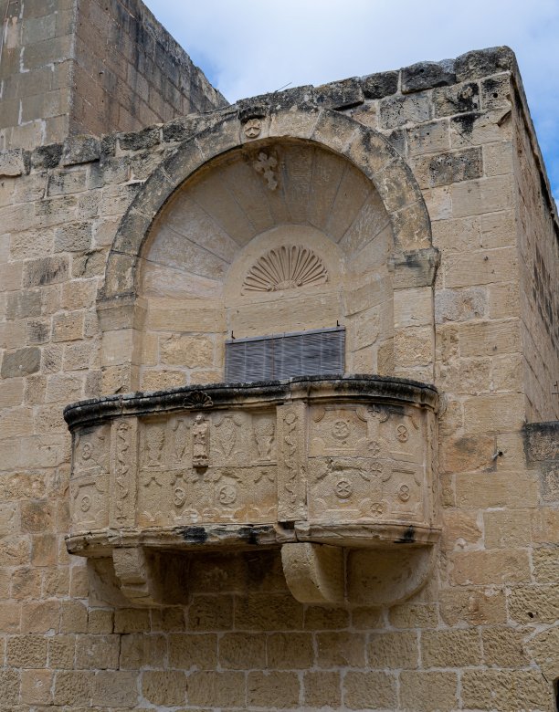 Decorated balcony in Għarb
