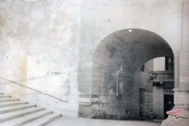 The arched entrance to Cathedral Square in the Citadel