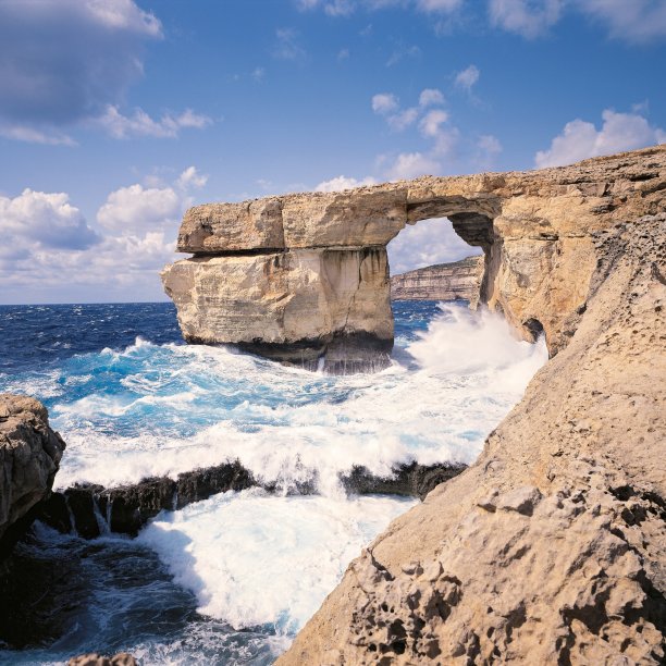 Waves crashing with Azure Window