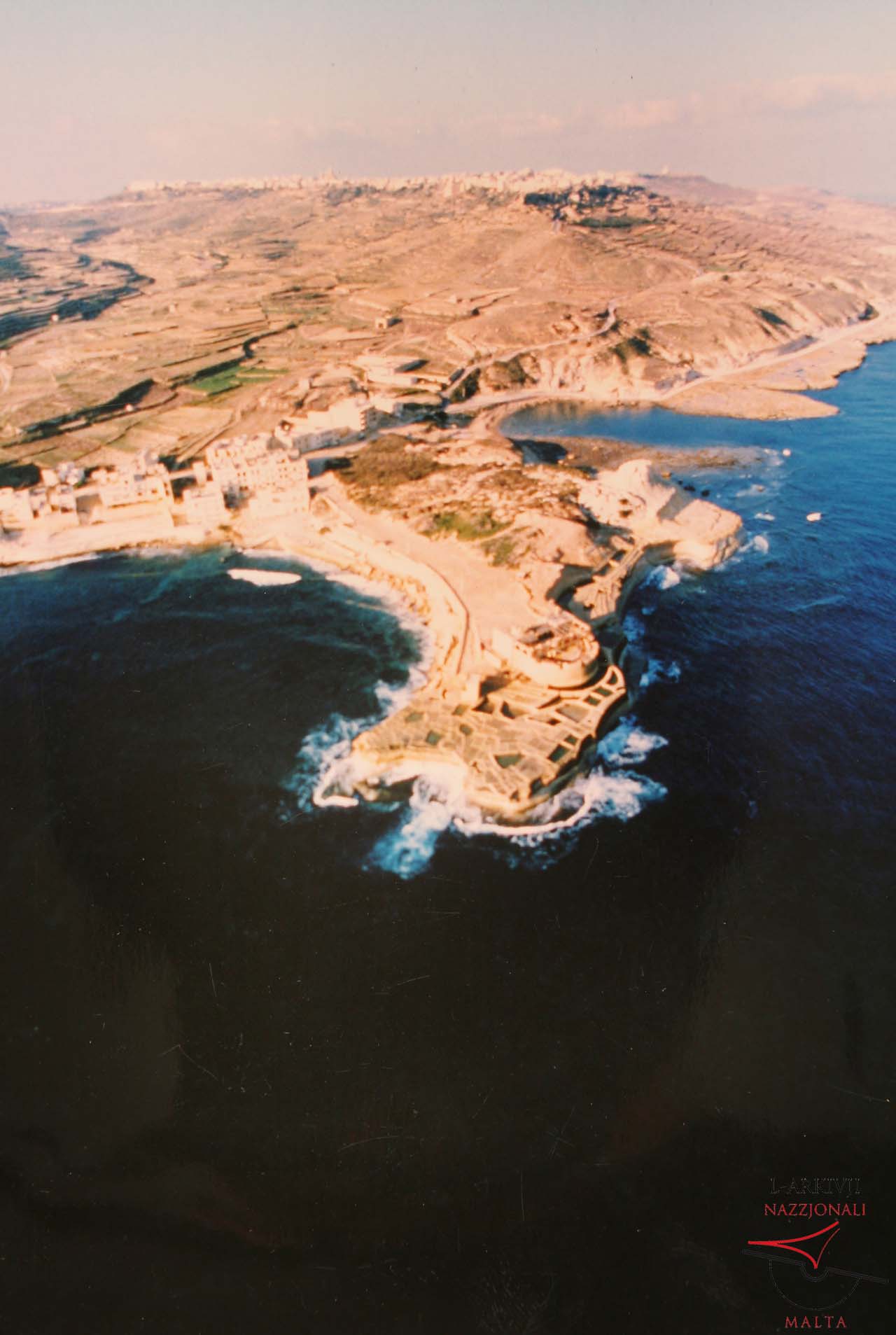 Xwejni salt pans, Battery and Qolla s-Safra