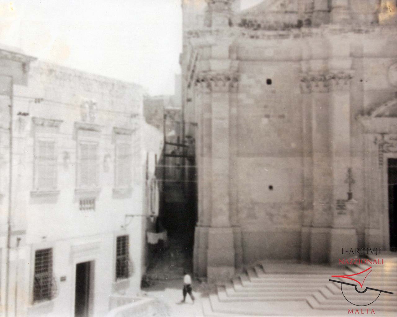 The Governor’s Palace and Il-Fosos Street in the Citadel