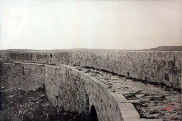 North medieval enceinte and parapet