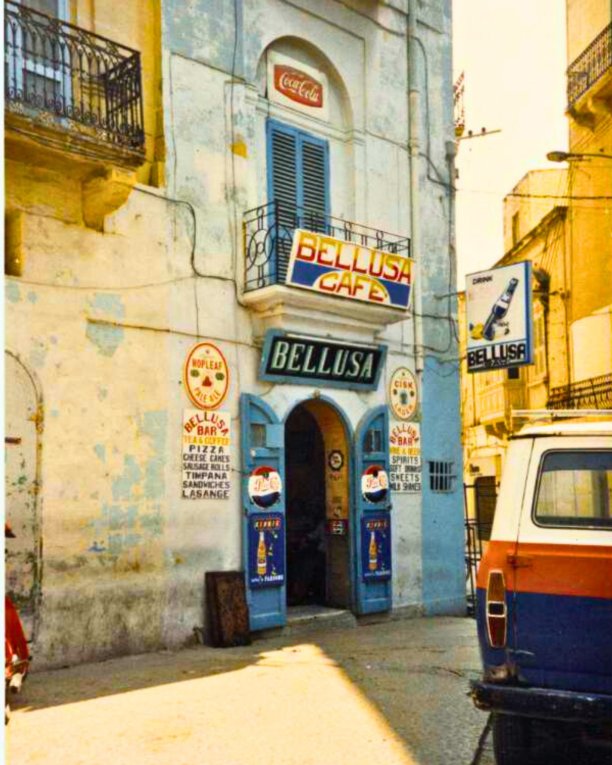 Bellusa Café in Victoria