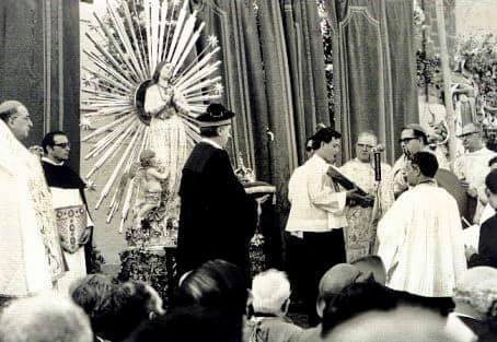 Coronation of the Maria Bambina Statue