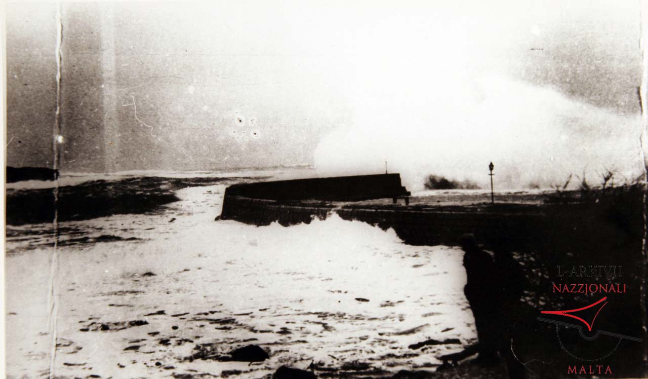 Storm at Marsalforn breakwater