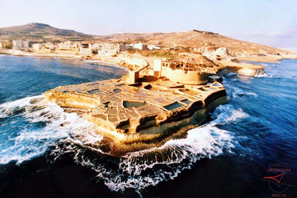 Xwejni salt pans, Battery and Qolla s-Safra