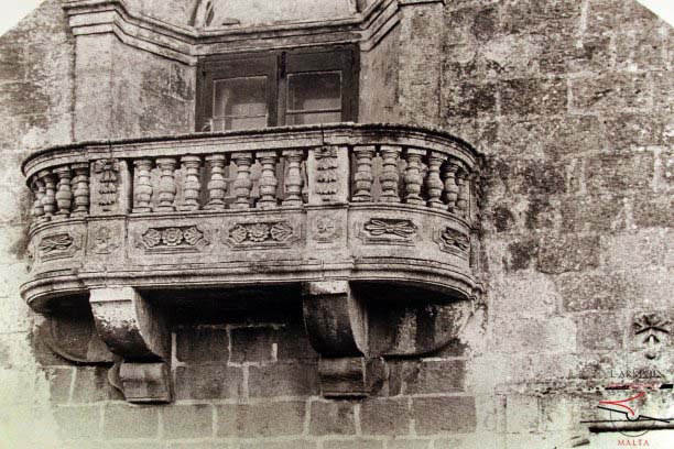 Stone balcony at Ta’ Mira