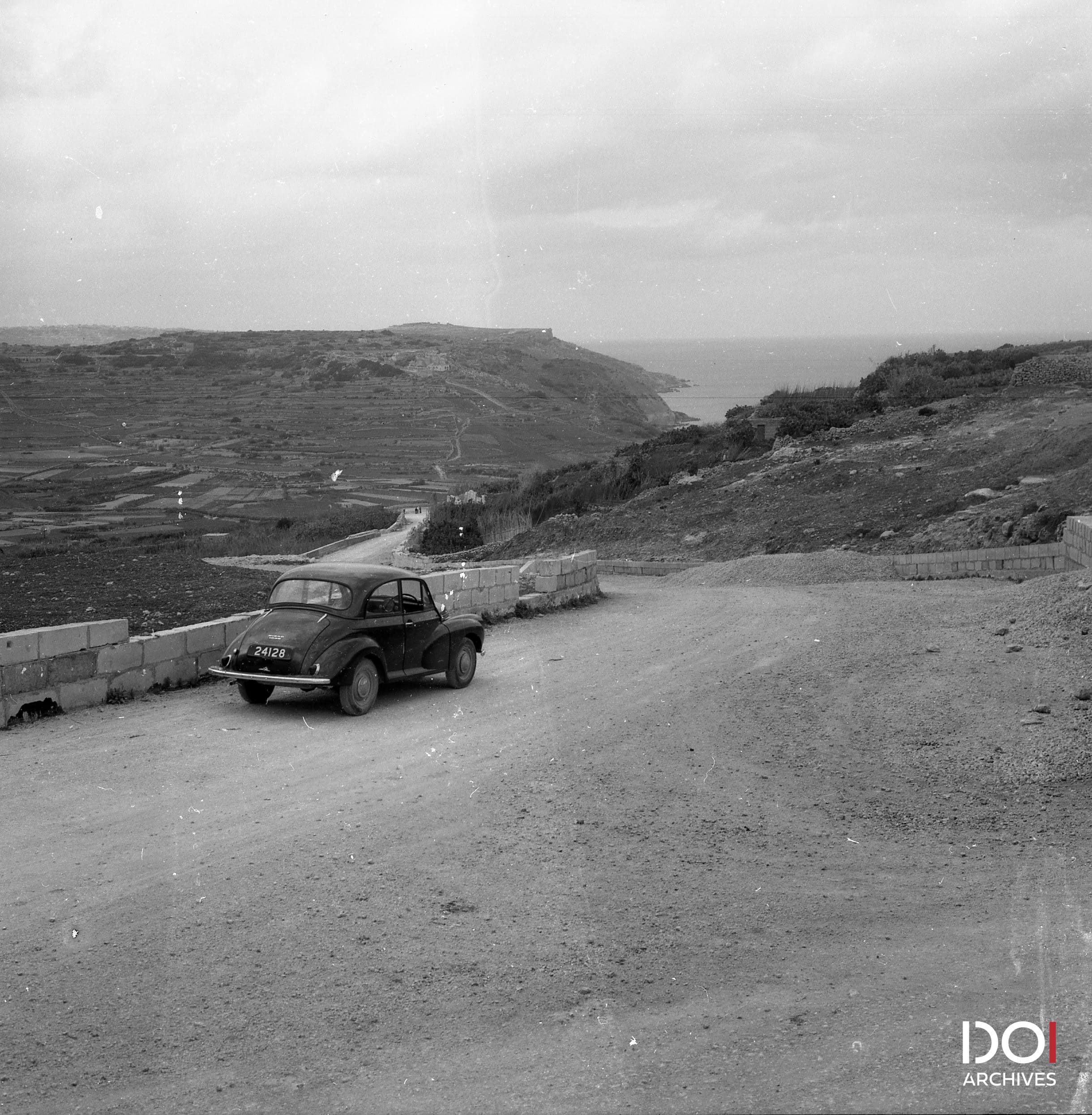 Car on the way down to Ramla Bay