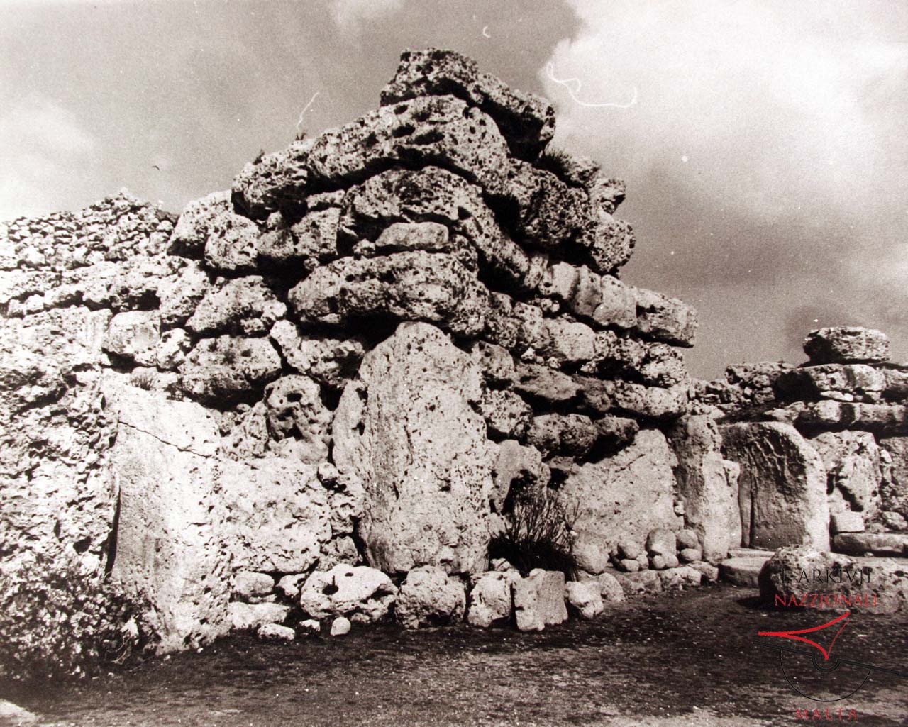 Ġgantija's Southern Temple corner megaliths