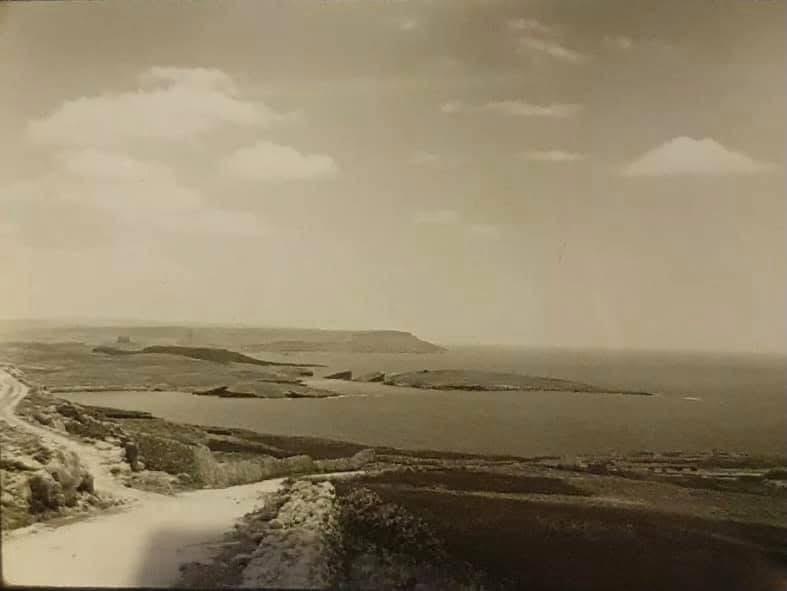 Road leading to Hondoq Bay