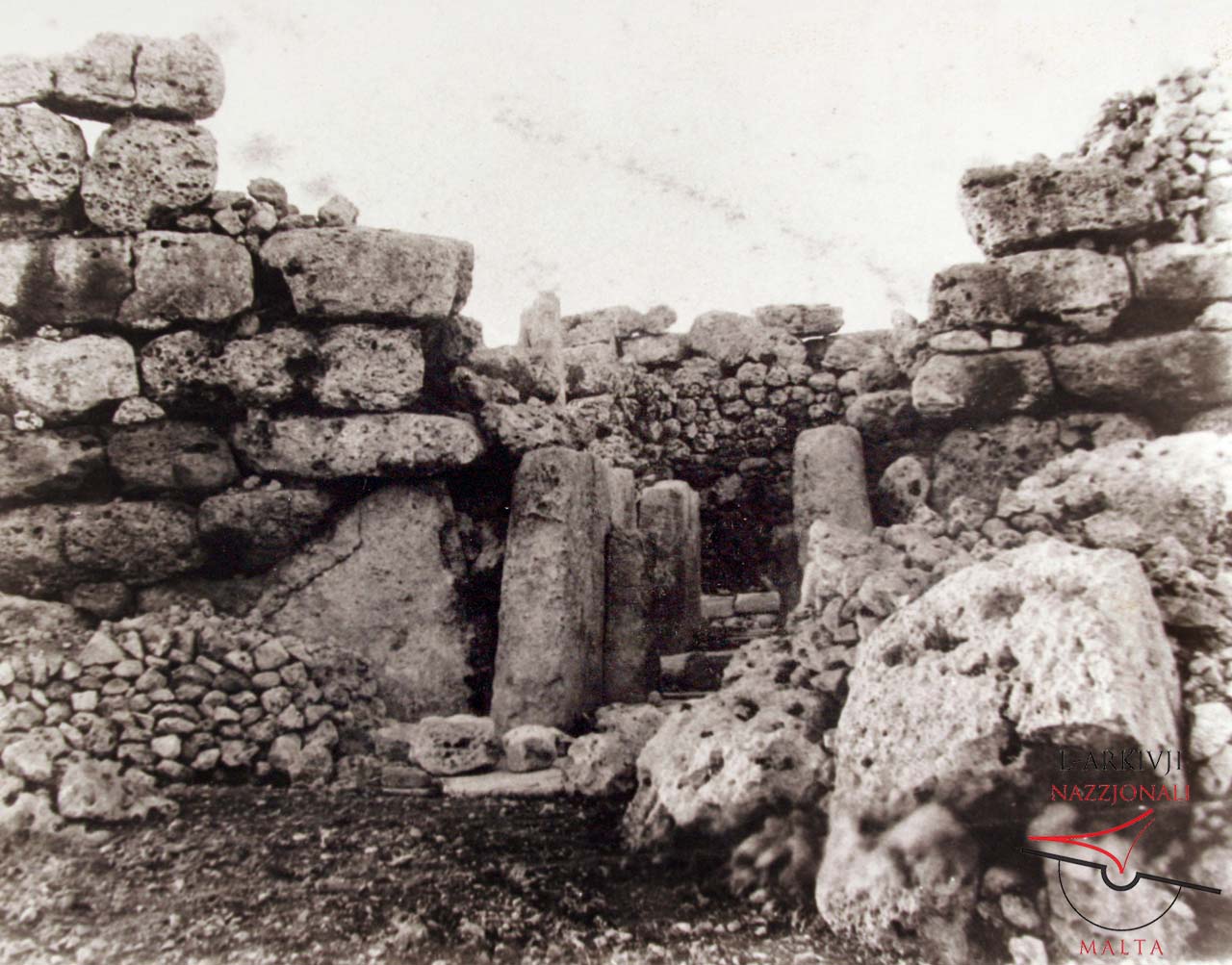 Ġgantija Temples' South Temple interior view