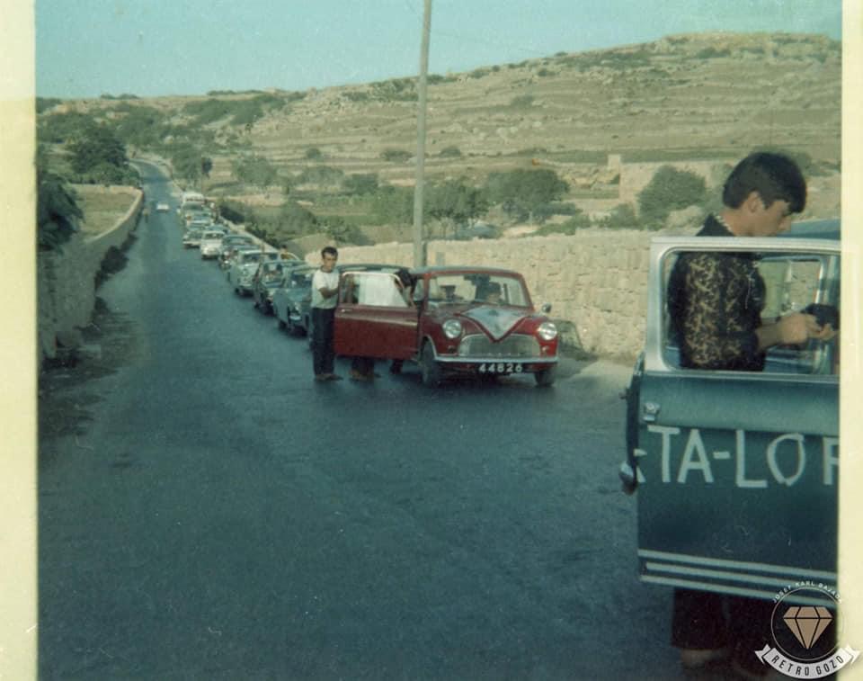 Vintage cars on Xlendi road