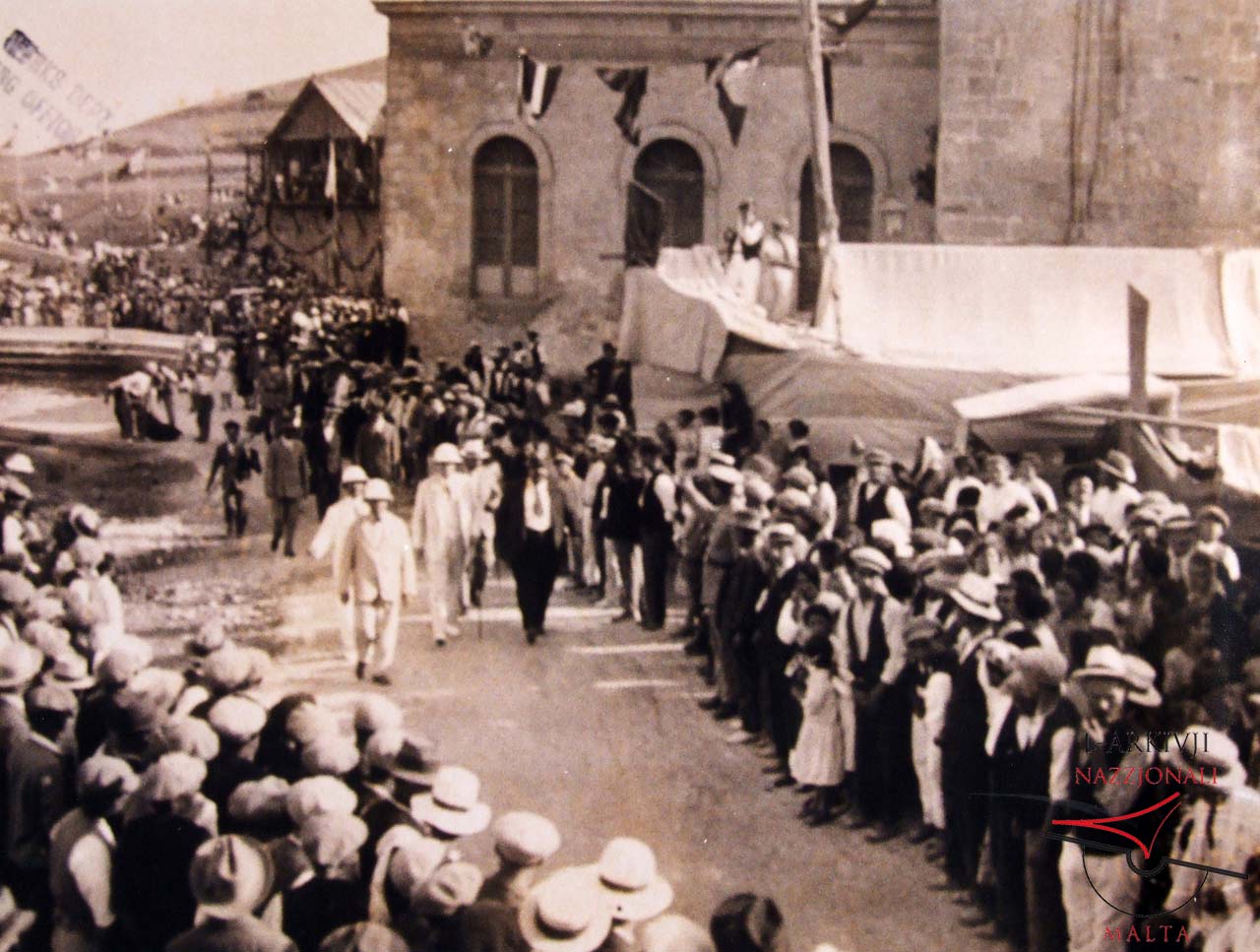 Governor DuCane's arrival for breakwater launch