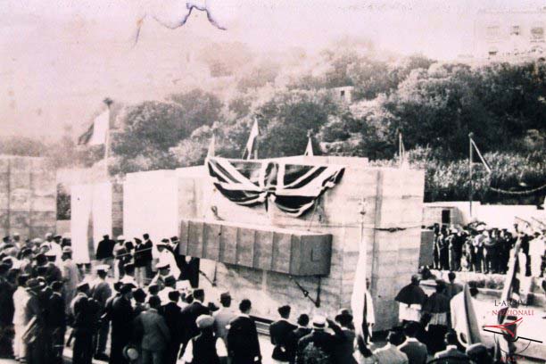 Launching of the first caisson of the breakwater extension