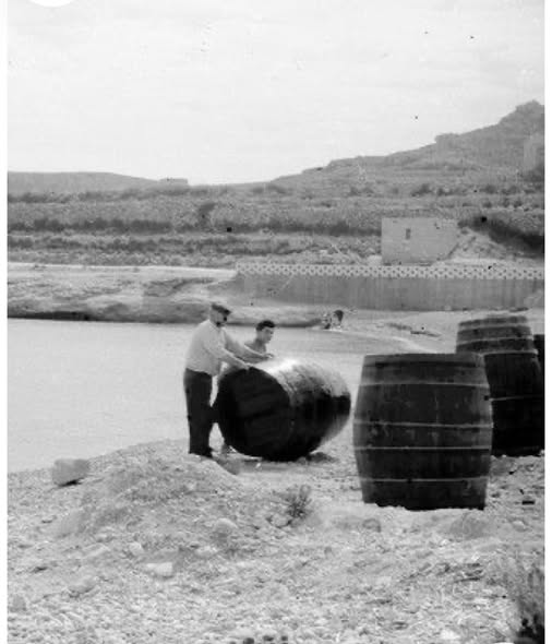 Wine vessel washing in Marsalforn