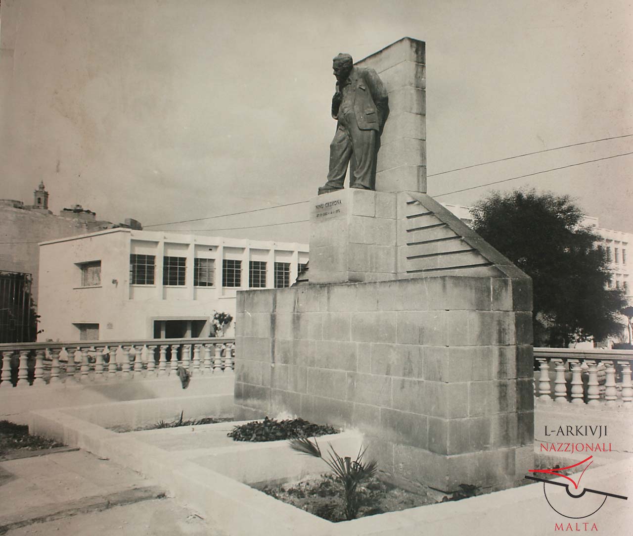 Monument of Ninu Cremona at Gozo Lyceum