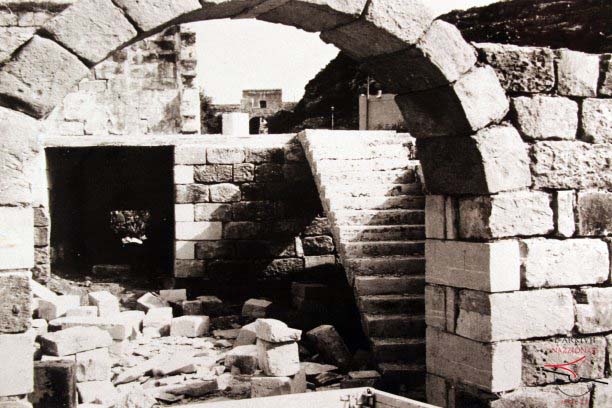 Ruins of an old house near Wied il-Lunzjata