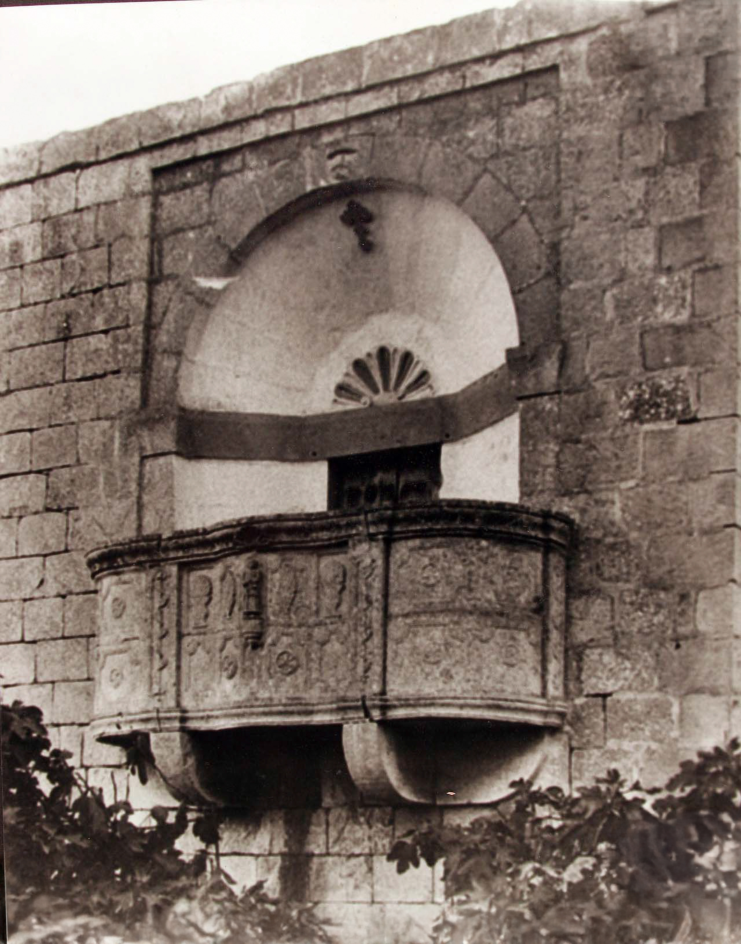 Ornate balcony in Għarb