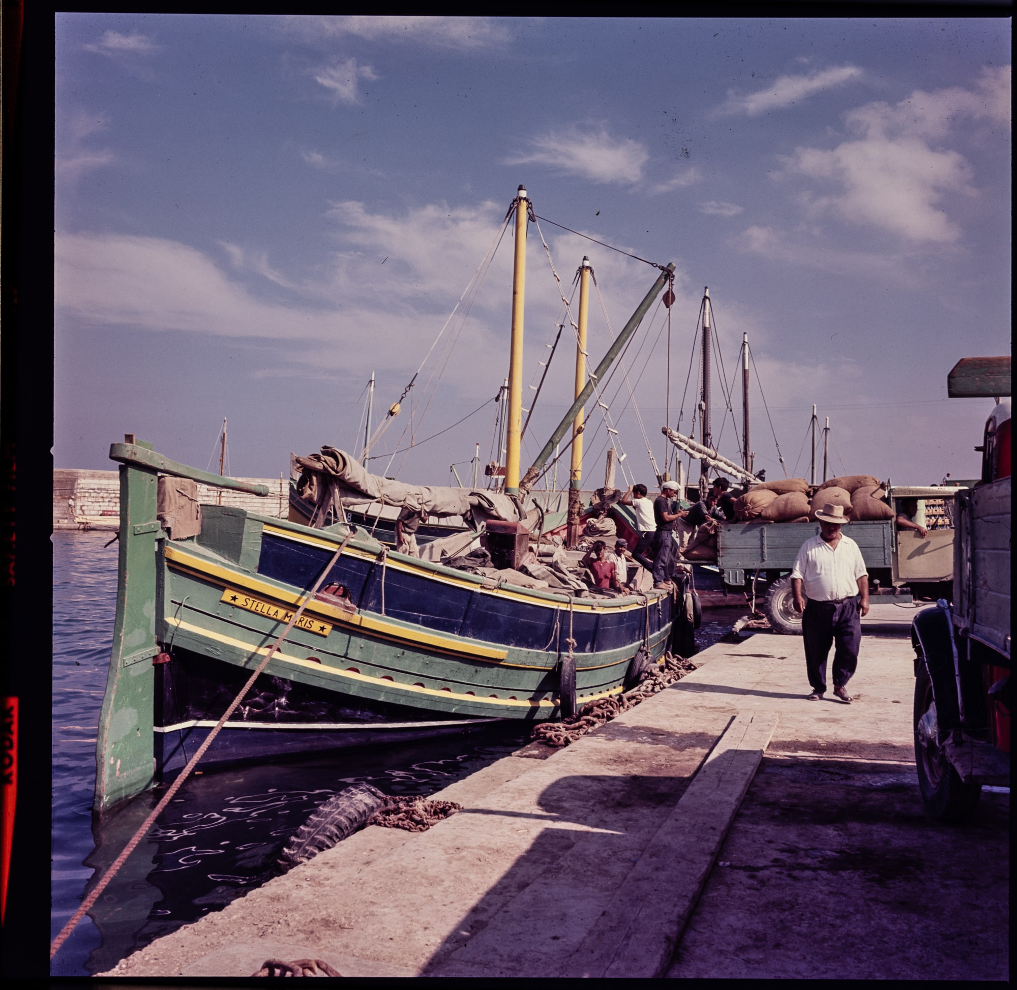 Cargo unloading at Mgarr