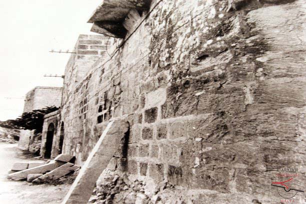 Old farmhouses in Rokon Street