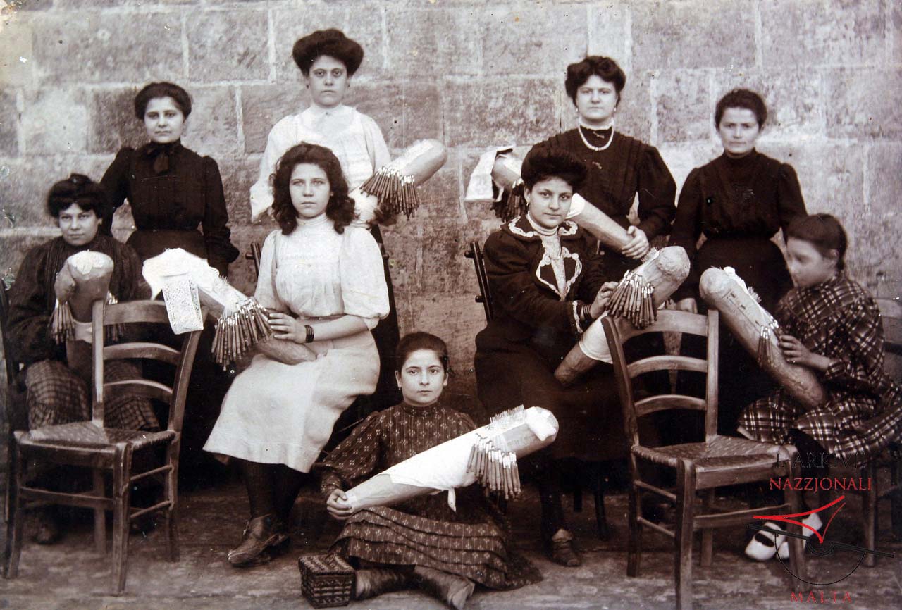 Lace makers at Casa Industriale