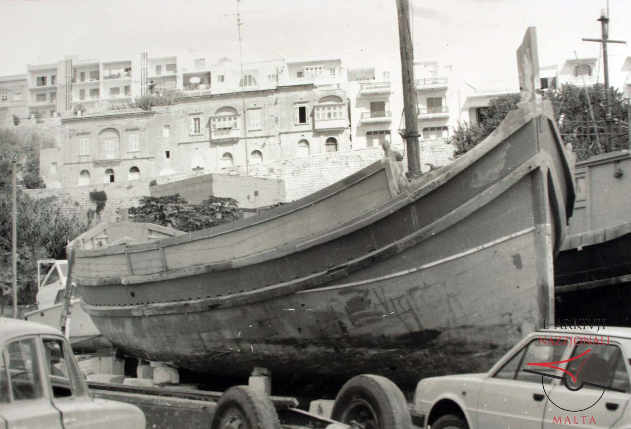 Luzzu at rest in winter