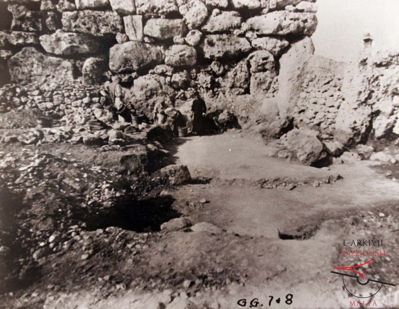 Ġgantija's original South Temple floor