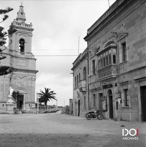 Għasri Square and Parish Church